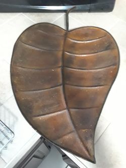 Beautiful leaf in iron