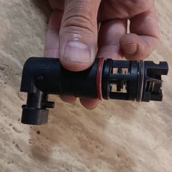 GM Genuine Parts Vapor Canister Vent Solenoid Valve
