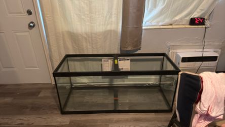 75 Gallon Marineland Fish Tank