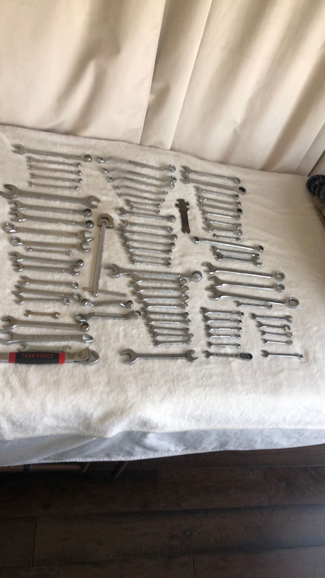 Wrench LOT