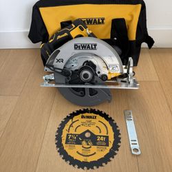 Dewalt XR - 7 1/4” Circular Saw - Brand New