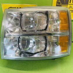 2007 - 2014 CHEVROLET CHEVY SILVERADO 1500 HALOGEN HEADLIGHT LEFT DRIVER SIDE OEM (contact info removed)7