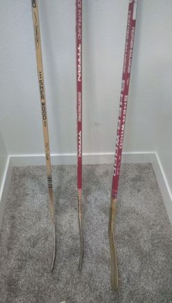 Vintage Hockey Stick Lot (3) - Titan Wayne Gretzky, Sher-Wood Nelson Pyatt PMP 5030, PMP 7000 GoalieDescription:
Up for sale is a rare vintage lot of