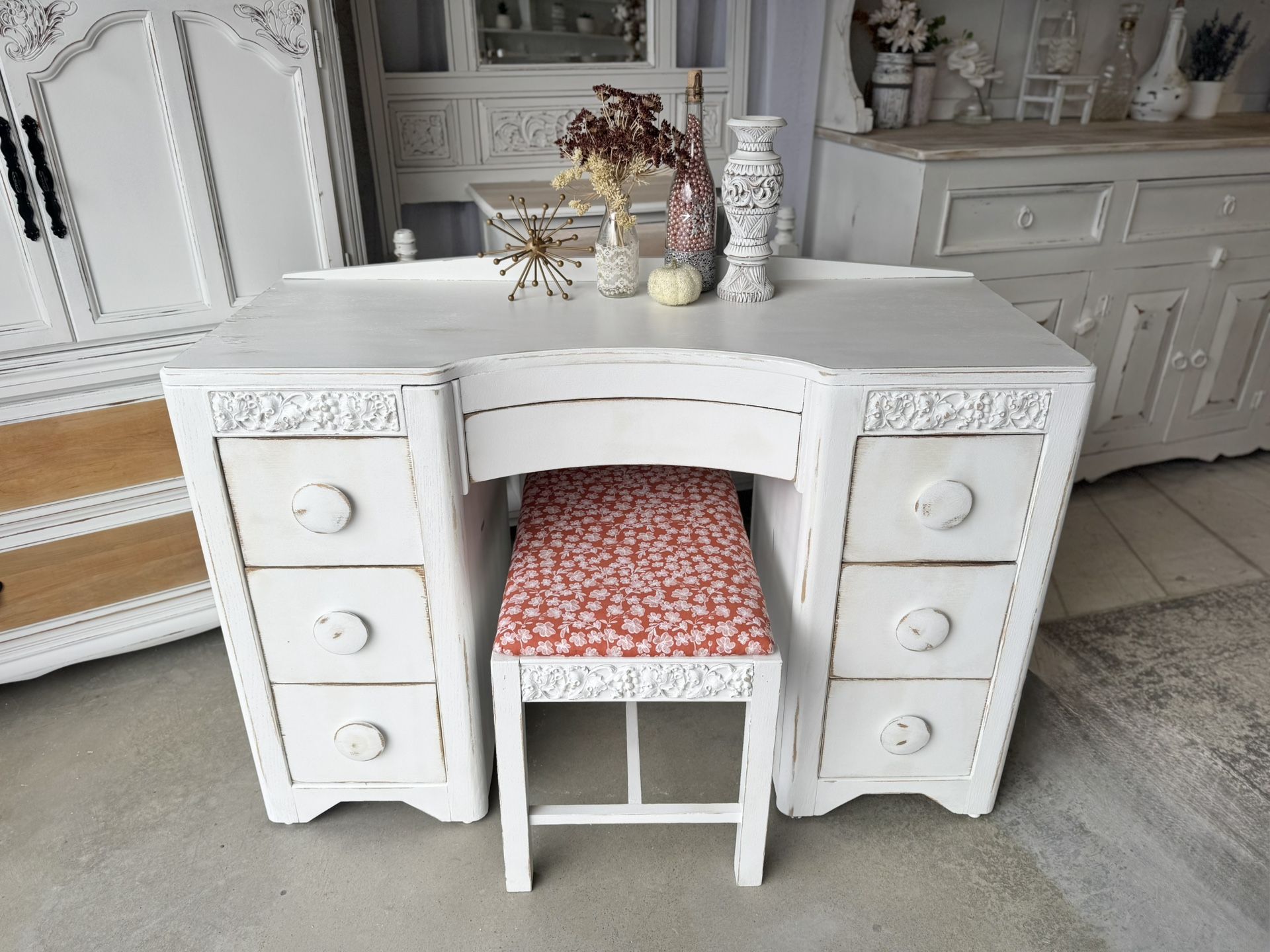 Desk : Vanity + Stool