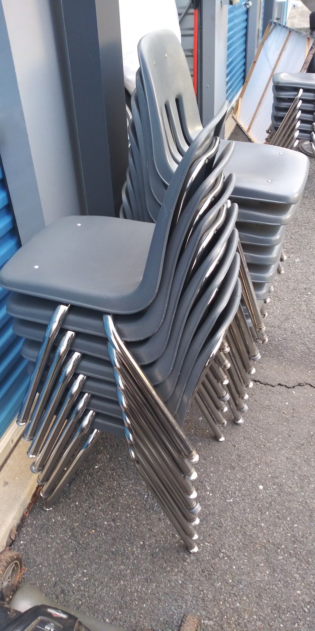 Student Classroom chairs . $10.00 for one