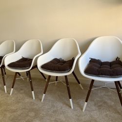 Only 2 LEFT!!! Plastic White Chairs (armchairs) like new