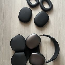 AIRPOD MAX HEADPHONES 