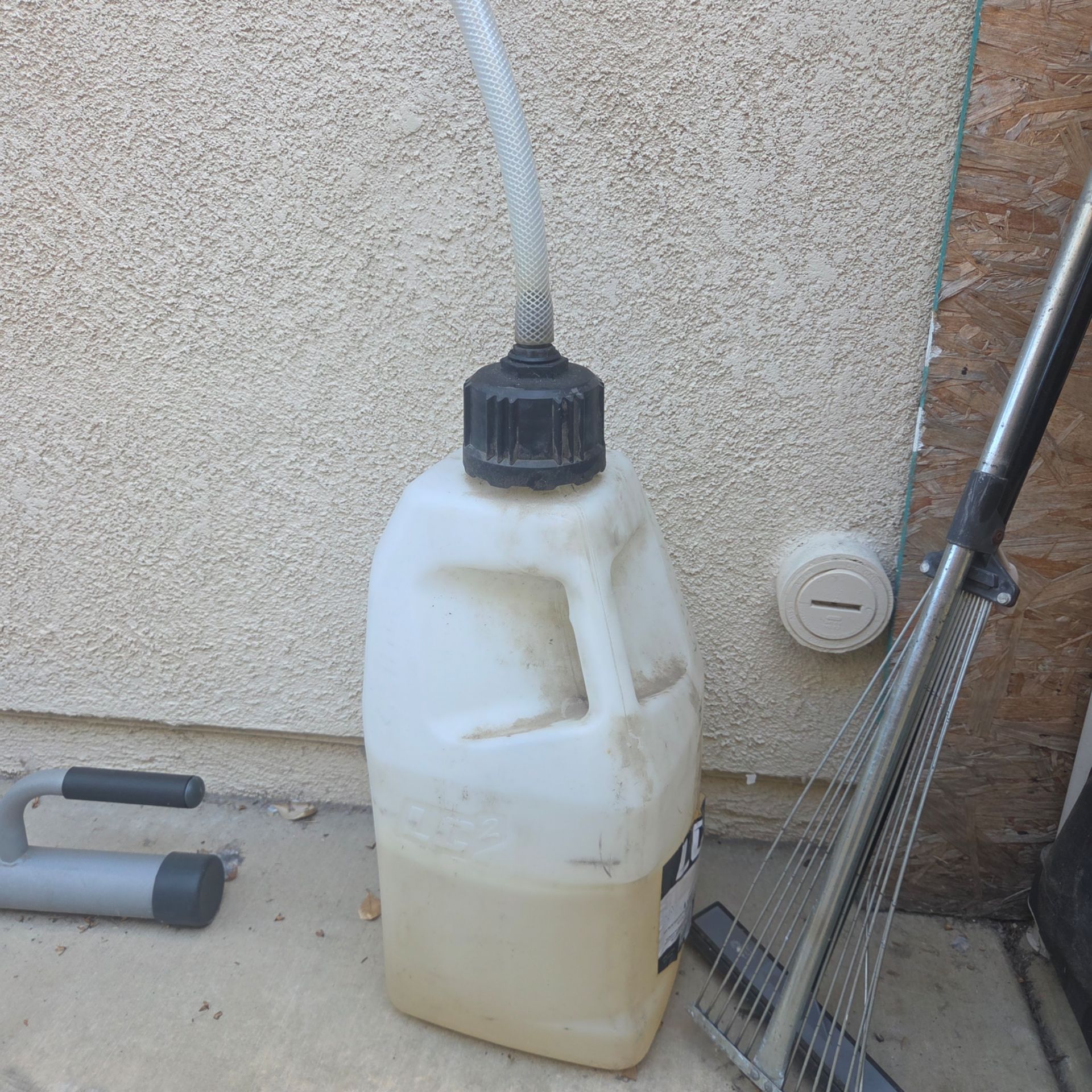 Lc2 fuel jug 5 gallon