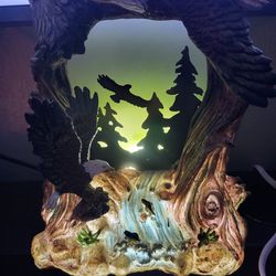 Vintage Soaring Eagle With Mountain Resin Table Lamp