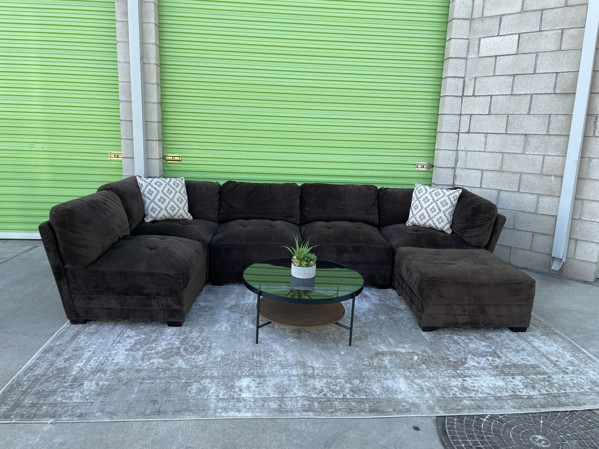 *Free Delivery* Costco Modular Sectional Couch w/ Ottoman