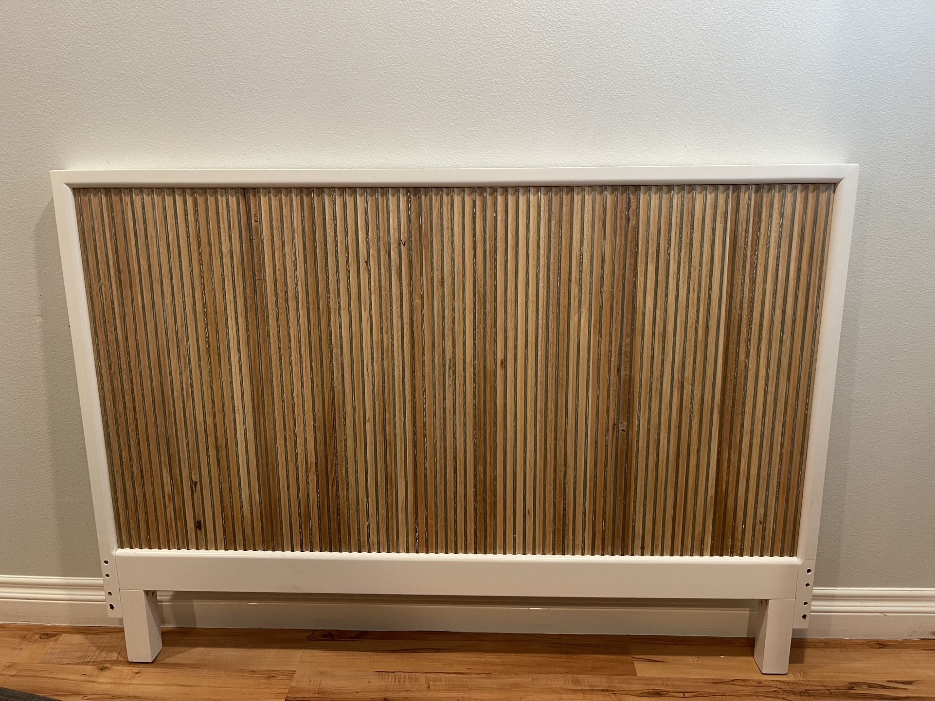 WEST ELM Quinn Bed