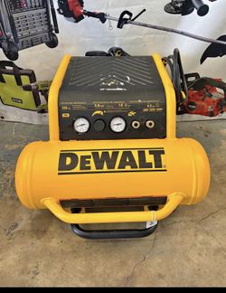 Dewalt 4.5 Gallon Air Compressor