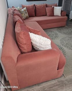 Large sectional in L, handmade to measure, quality fabric velvety synthetic Gamuza/velour, resistant to use and very easy to clean, solid wood of grea