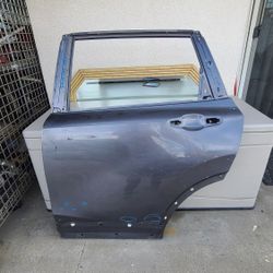 2017 - 2022 HONDA CRV CR-V LEFT REAR DOOR GENUINE USED OEM . YD