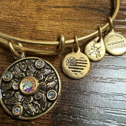 Stunning Alex & Ani Bangle Bracelet 