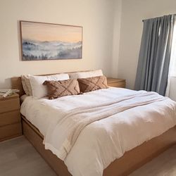 $200 King bed With Storage