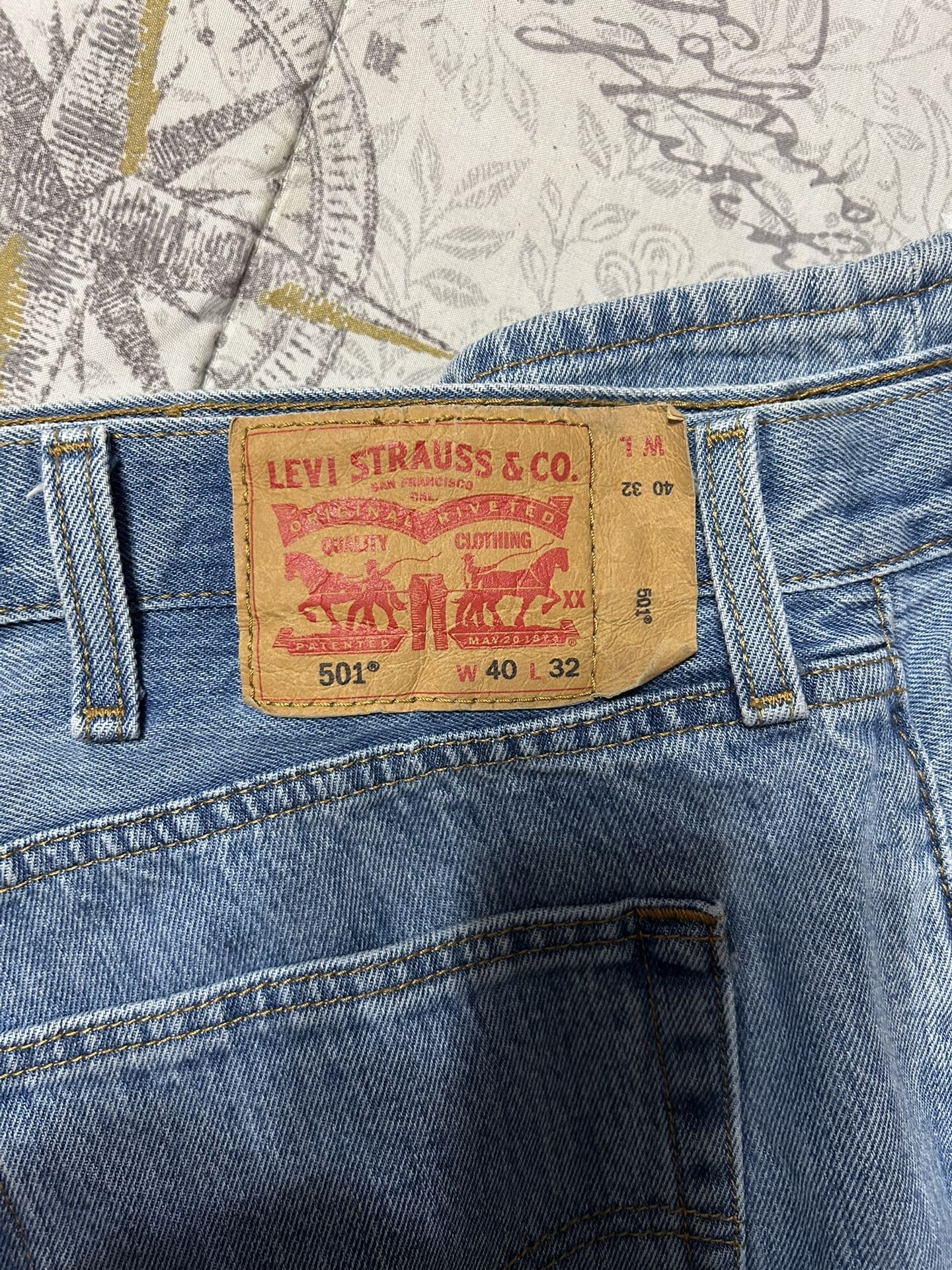 Levis Pants 501 Like New Half The Price