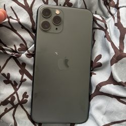 Broken screen iPhone 11