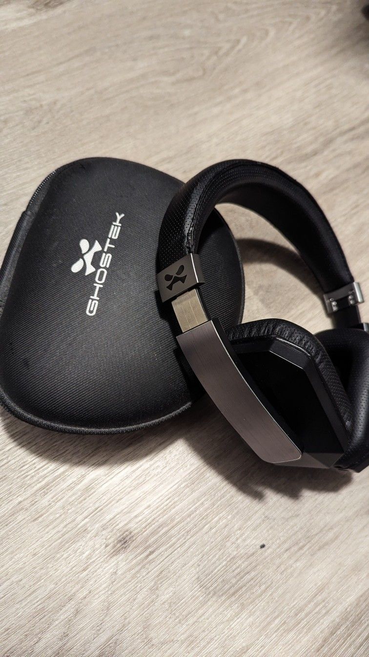 Ghostek SoDrop 2 Bluetooth Headphones with Hard Carrying Case