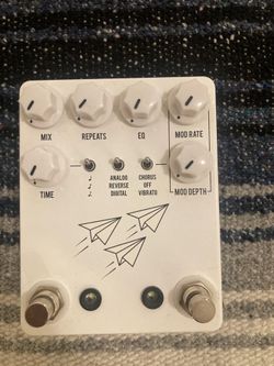 JHS FLIGHT DELAY GUITAR EFFECTS PEDAL