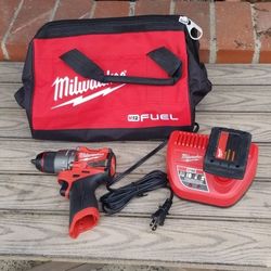 milwaukee m12 fuel hammer drill kit 