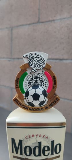 MODELO ESPECIAL ( SOCCER ) TAP HANDLE .DODGERS & ANGELS BOBBLEHEADS AVAILABLE. ( ALSO PLENTY OF NEON SIGNS / LIGHTS AVAILABLE FOR SALE )