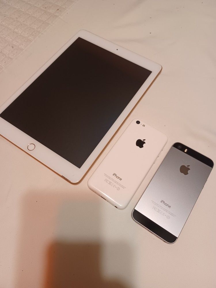 Ipad And 2 Iphones, For Parts Or Repairs,  Devices Are Passcode Locked 