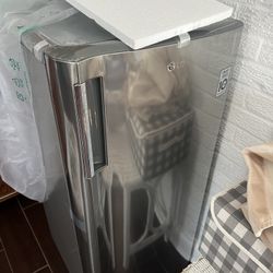 LG 6cu. Single Door Fridge