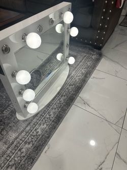 Impressions Vanity Hollywood Premiere Pro Vanity Touch Screen - Bluetooth Mirror