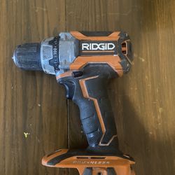 Ridgid Power Tools Saw 2 Drills 15 Gage Trim Nailer Batteries And Charger 