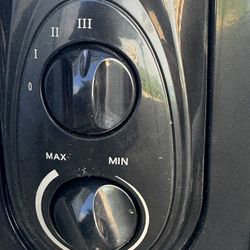 Utilitech Oil-Filled Radiator Heater. 