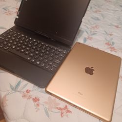 Ipad/keyboard,  Works,  Selling For Parts Or Repairs,  Passcode Locked!