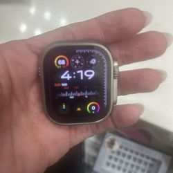 Apple Watch Ultra WiFi And cellular 49 MM Titanium 