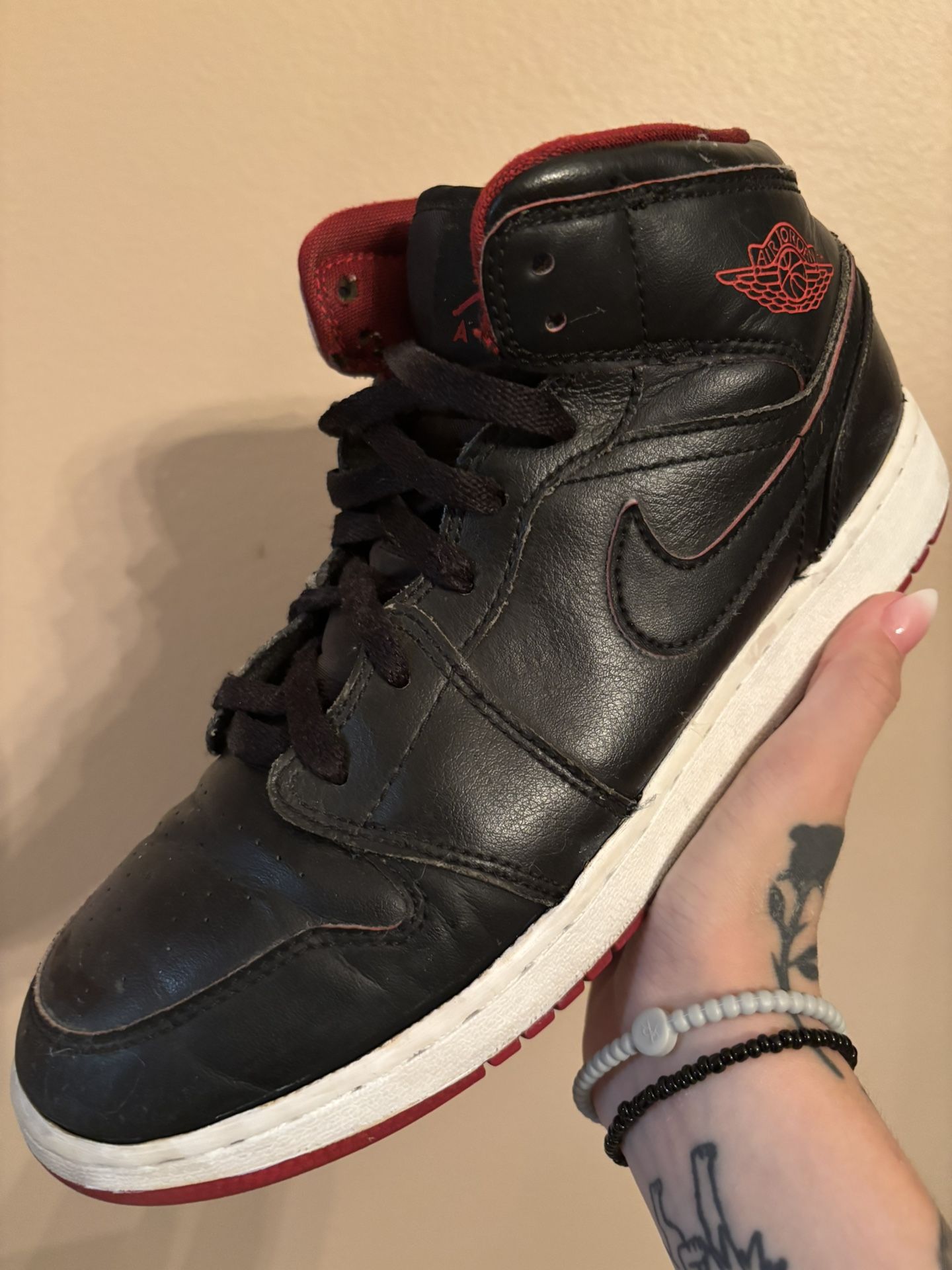 Air Jordan 1 Retro Mid GS 'Black Gym Red’