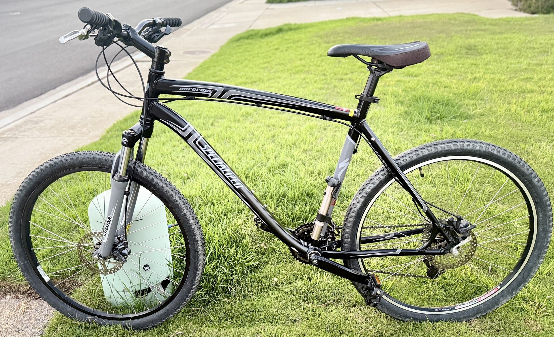 Specialized Hardrock Disc Mountain Bike