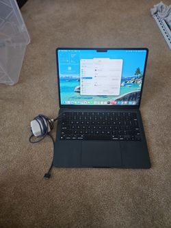 2020 M2 Macbook Air Excellent Condition