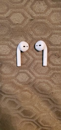 Apple Airpods with aftermarket case