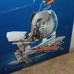 Bosch 12in Dual.bevel Sliding Miter Saw 18v Brushless