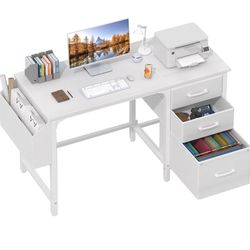 Desk (white)