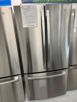 33” wide 18.6 cu.ft French door refrigerator with internal water and ice