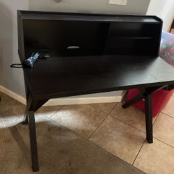 Desk With Electrical Outlet 