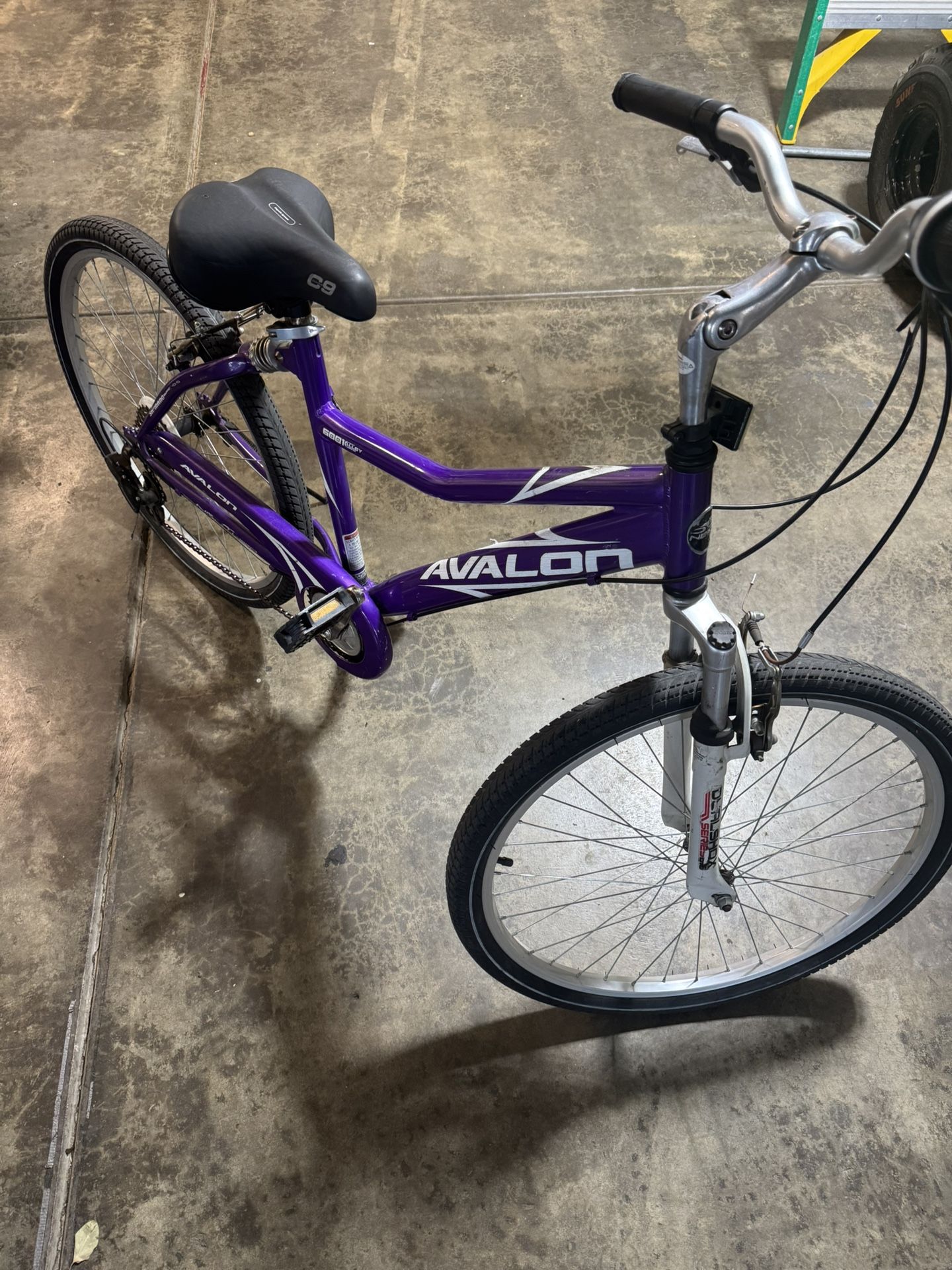🚲 Avalon Comfort Bike – Great Condition! Bicicleta Avalon Comfort – ¡En muy buen estado!