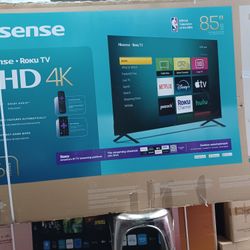58" Screen Led Smart 4k By Hisense With Roku Streaming.  Endless Entertainment 