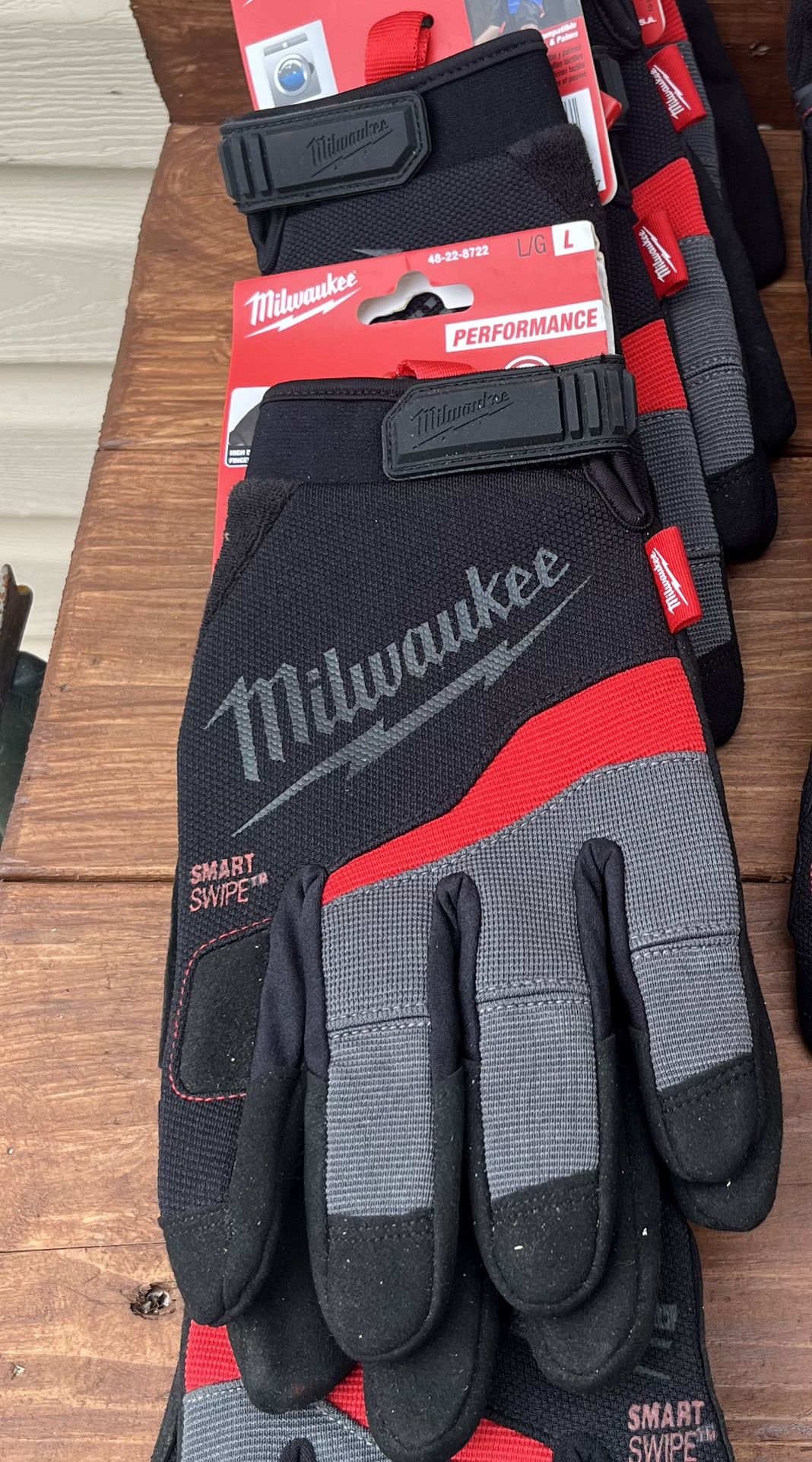 Milwaukee Work Gloves 48-22-8722, Size Large, Red, Black, Gray