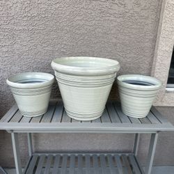 Set Of 3 pots