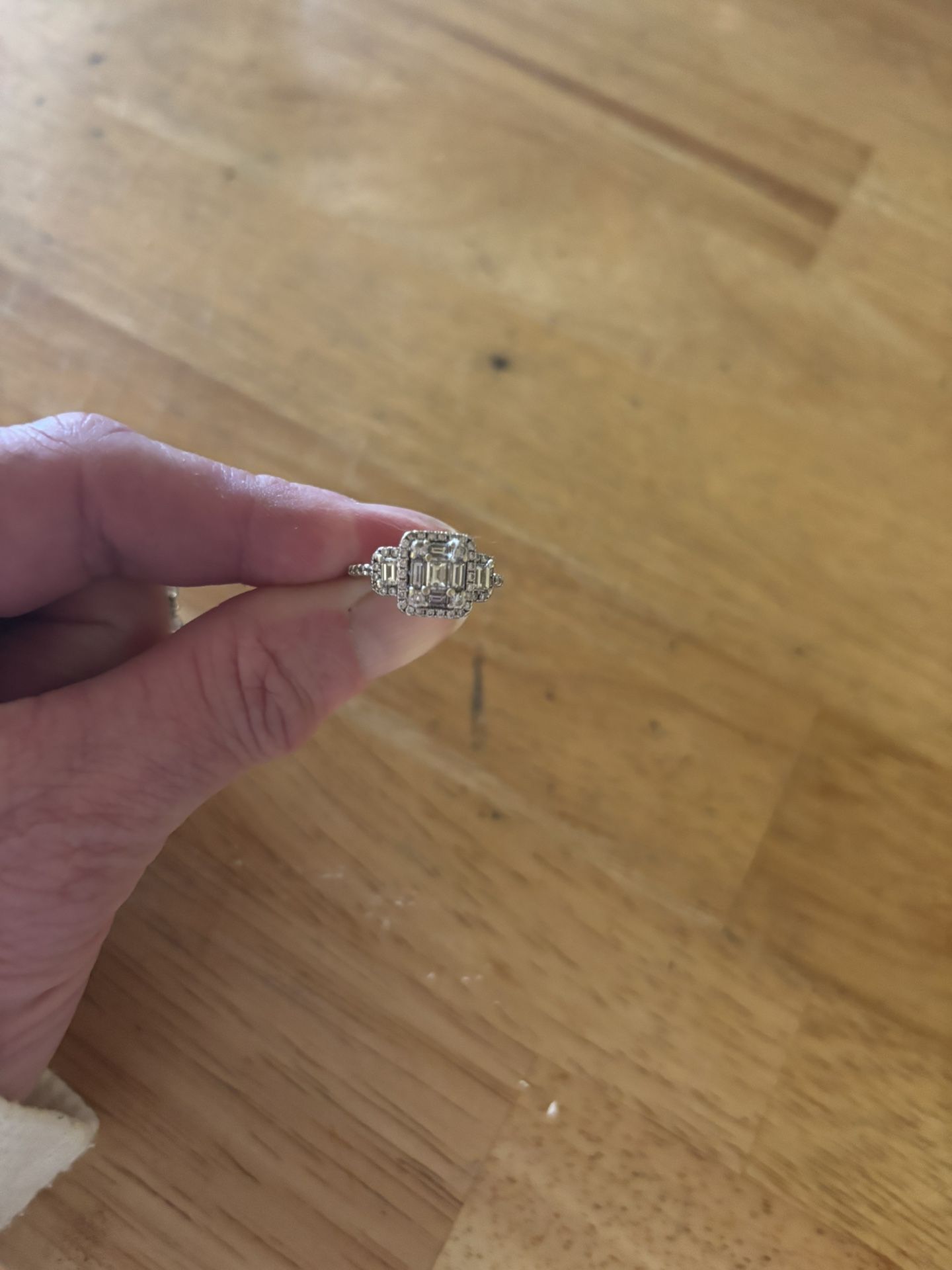 1 Carat White Gold Diamond Engagement Ring Size 5