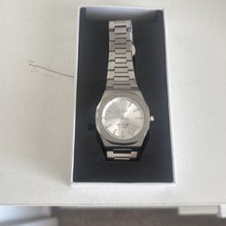 Hidden Hills Millennia G1 Silver Watch