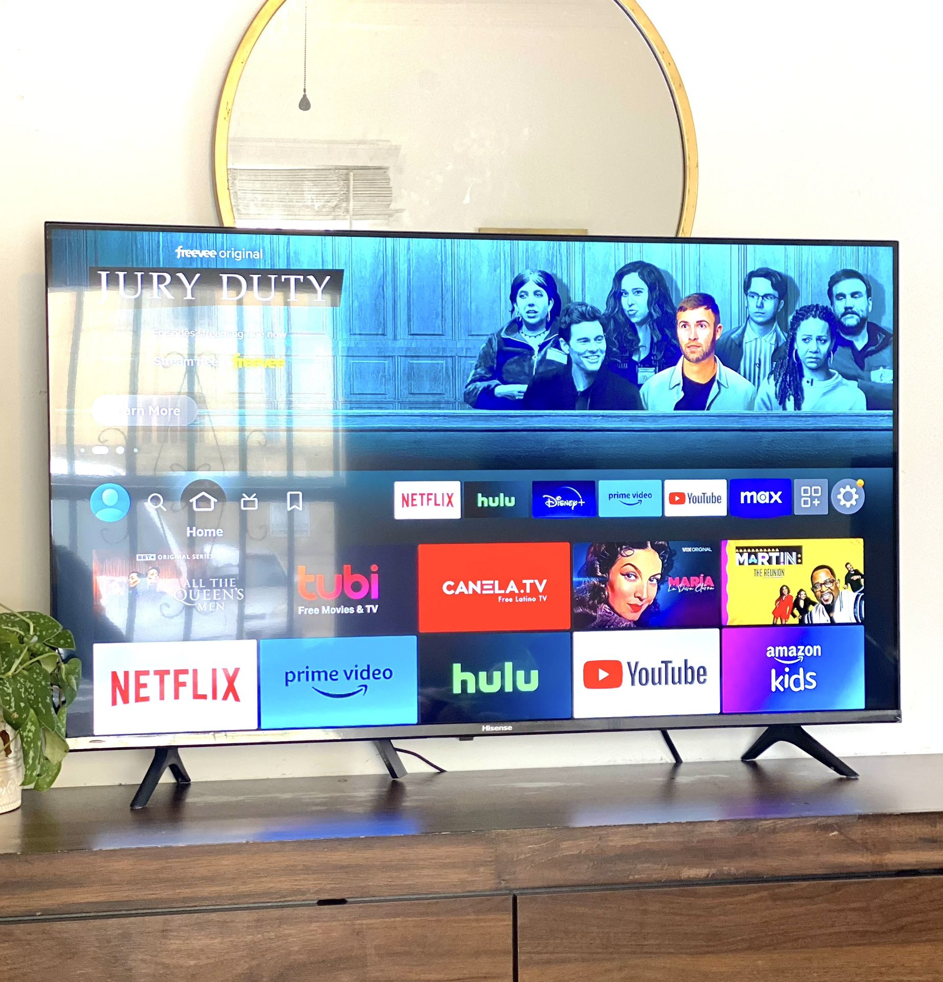 65 Inch 4K Smart TV Quantum Hisense Google TV ULED Ultra HD UHDTV 2160p 65”