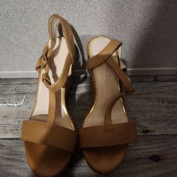 Michael By Michael Shannon Wedges 