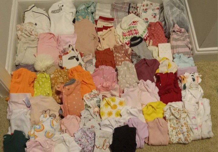 BABY GIRL CLOTHING BUNDLE (20+ ITEMS) 